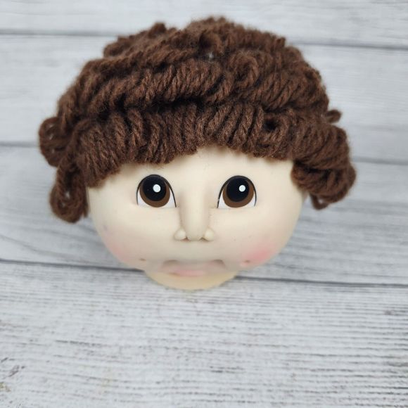 Vtg 1984 CABBAGE PATCH Doll Head MN Thomas Parts Original Brown Curly Yarn Hair - Picture 1 of 8